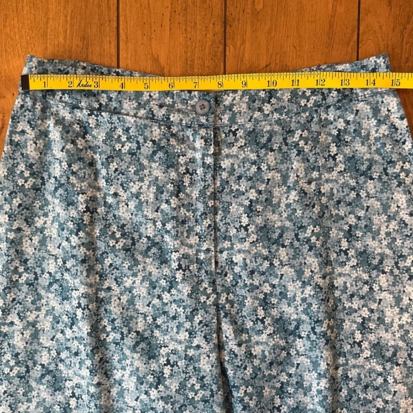 Vintage Laura Ashley Floral Cropped Pants (Size 8) - Picture 4 of 9